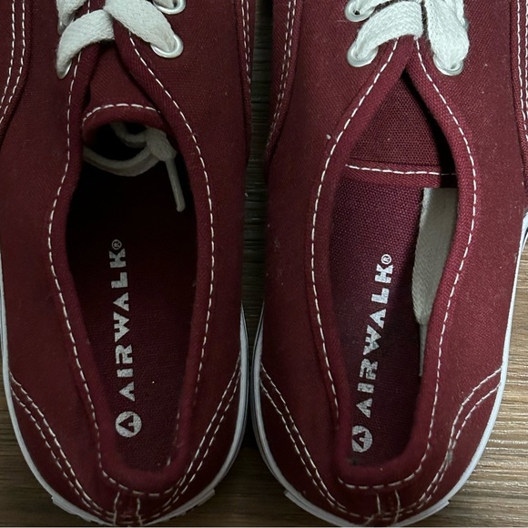 Airwalk Canvas Sneakers NWOT - Picture 7 of 8